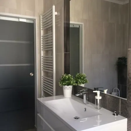 Tulip Luxus Apartment Balatonalmadi